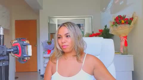 diosadeluniverso_ online show from 02/23/26, 12:57