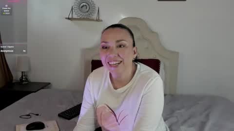 Snapshot of diosavera chatting on 10/28/25, 08:44 diosavera online show from 10/28/25, 08:44