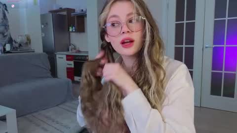 Diana online show from 03/31/26, 02:02