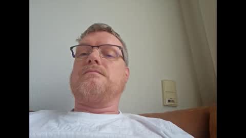 Snapshot of dirkkie1975 chatting on 02/22/26, 11:53 dirkkie1975 online show from 02/22/26, 11:53