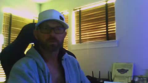 Snapshot of dirtrider15 chatting on 03/04/25, 09:32 dirtrider15 online show from 03/04/25, 09:32