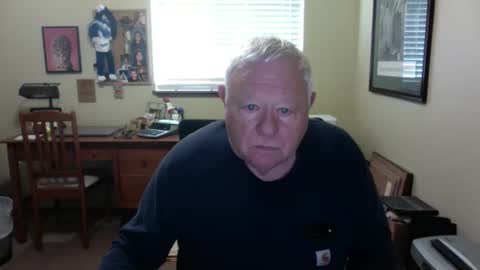 Snapshot of dirtrider195080438 chatting on 04/13/26, 06:13 dirtrider195080438 online show from 04/13/26, 06:13