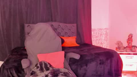 Violet online show from 02/08/26, 02:04