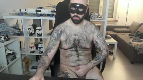 Snapshot of dirtybalws chatting on 12/09/24, 12:12 Robert online show from 12/09/24, 12:12