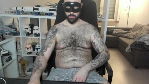 Snapshot of dirtybalws chatting on 01/18/25, 12:13 Robert online show from 01/18/25, 12:13