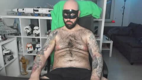 Snapshot of dirtybalws chatting on 02/10/25, 04:52 Robert online show from 02/10/25, 04:52