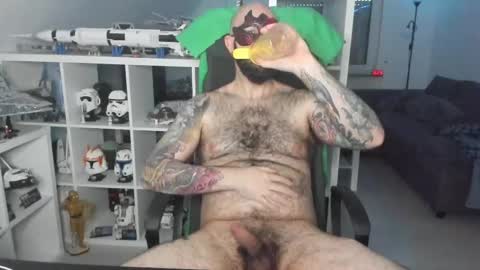 Snapshot of dirtybalws chatting on 02/12/25, 03:27 Robert online show from 02/12/25, 03:27