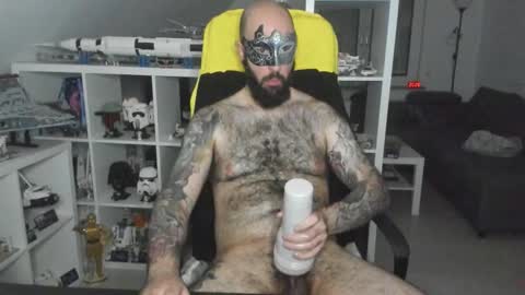 Snapshot of dirtybalws chatting on 10/17/25, 06:32 Robert online show from 10/17/25, 06:32