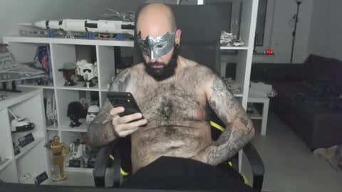 Snapshot of dirtybalws chatting on 10/26/25, 02:06 Robert online show from 10/26/25, 02:06