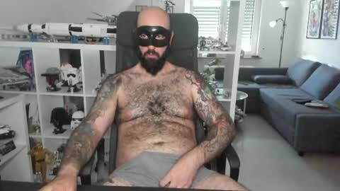 Snapshot of dirtybalws chatting on 08/03/26, 03:49 Robert online show from 08/03/26, 03:49