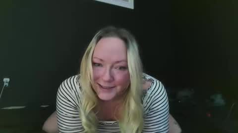 Snapshot of dirtylittlejess chatting on 11/13/25, 05:39 dirtylittlejess online show from 11/13/25, 05:39