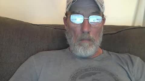 Snapshot of dirtynastyoldman chatting on 11/25/25, 01:16 dirtynastyoldman online show from 11/25/25, 01:16