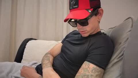 Snapshot of dirtyprettyboi chatting on 01/12/25, 07:00 buy tokens with link online show from 01/12/25, 07:00