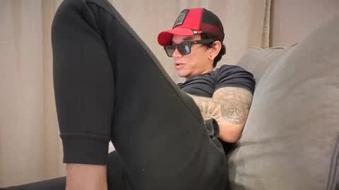 Snapshot of dirtyprettyboi chatting on 01/14/25, 02:00 buy tokens with link online show from 01/14/25, 02:00