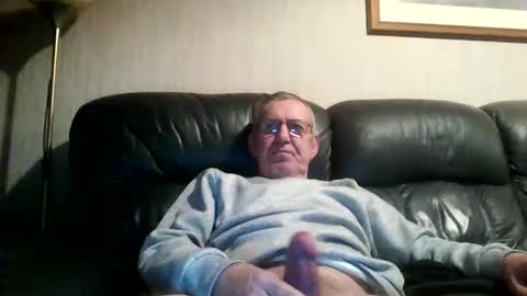 Snapshot of discovery63 chatting on 12/02/24, 05:37 discovery63 online show from 12/02/24, 05:37