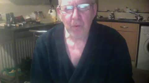 Snapshot of discovery63 chatting on 12/16/24, 05:43 discovery63 online show from 12/16/24, 05:43