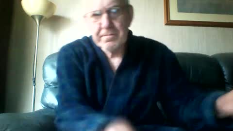 Snapshot of discovery63 chatting on 12/20/24, 11:54 discovery63 online show from 12/20/24, 11:54