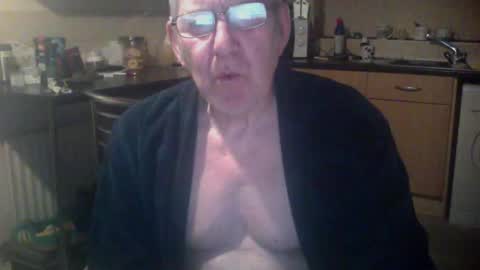 Snapshot of discovery63 chatting on 12/28/24, 04:52 discovery63 online show from 12/28/24, 04:52