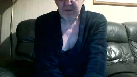 Snapshot of discovery63 chatting on 02/05/25, 10:12 discovery63 online show from 02/05/25, 10:12