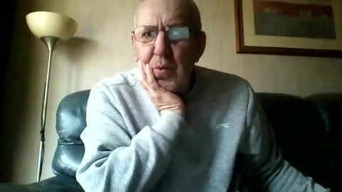 Snapshot of discovery63 chatting on 02/17/25, 02:37 discovery63 online show from 02/17/25, 02:37