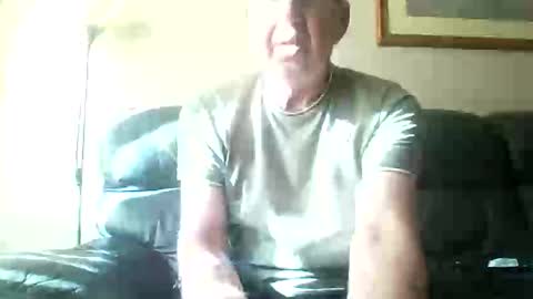 Snapshot of discovery63 chatting on 10/12/25, 11:31 discovery63 online show from 10/12/25, 11:31