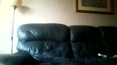 Snapshot of discovery63 chatting on 10/26/25, 10:32 discovery63 online show from 10/26/25, 10:32