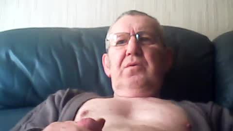 Snapshot of discovery63 chatting on 06/14/26, 09:55 discovery63 online show from 06/14/26, 09:55