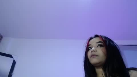 disyamil_pineda online show from 05/14/26, 02:51