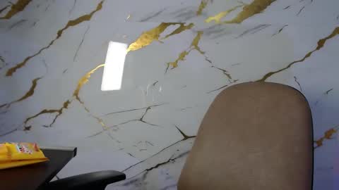disyamil_pineda online show from 06/03/26, 02:58
