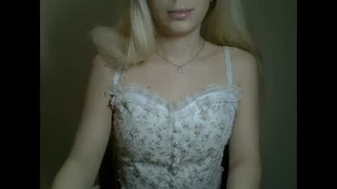 DitaMilton online show from 12/23/24, 09:51