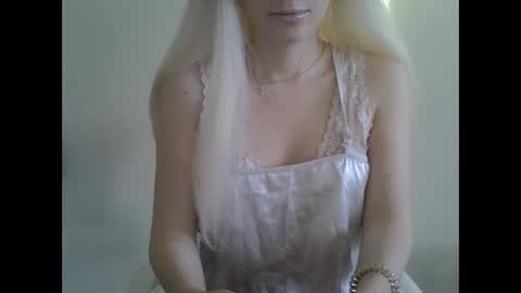 DitaMilton online show from 01/18/25, 12:15