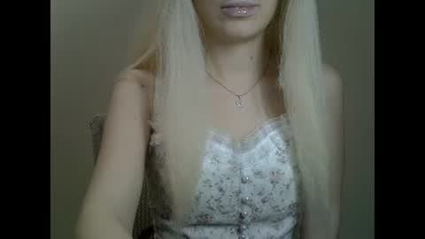 DitaMilton online show from 01/19/25, 02:28