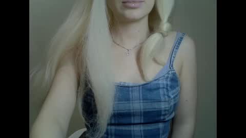 DitaMilton online show from 01/21/25, 08:32