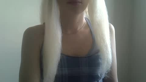 DitaMilton online show from 09/11/25, 03:45