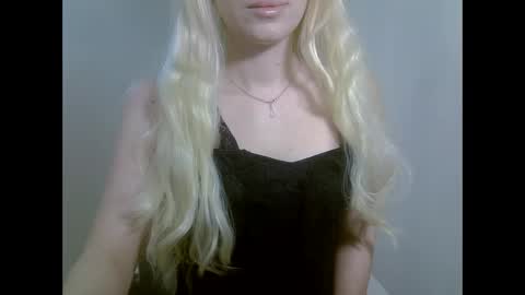 DitaMilton online show from 11/21/25, 08:40