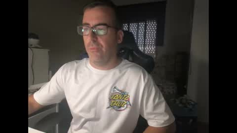 Snapshot of ditos_c chatting on 10/16/25, 08:15 ditos_c online show from 10/16/25, 08:15