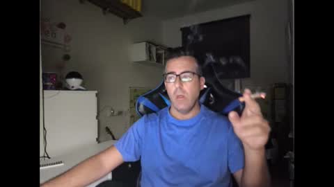 Snapshot of ditos_c chatting on 10/27/25, 08:29 ditos_c online show from 10/27/25, 08:29