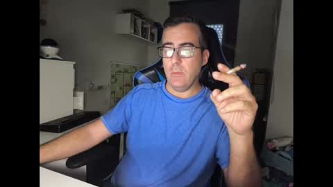 Snapshot of ditos_c chatting on 10/28/25, 08:29 ditos_c online show from 10/28/25, 08:29