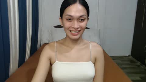 Snapshot of divina_graciaxx chatting on 01/17/25, 03:53 DIVINA online show from 01/17/25, 03:53