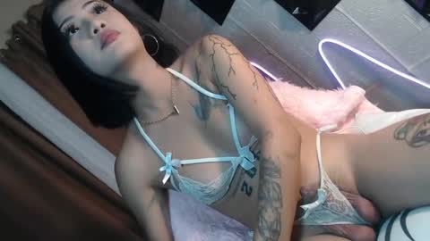 divinaaaaa online show from 04/22/26, 11:23