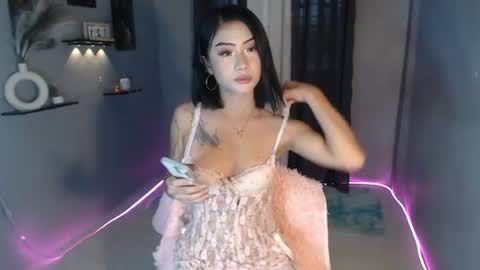 Snapshot of divinaaaaa chatting on 06/21/26, 01:19 divinaaaaa online show from 06/21/26, 01:19