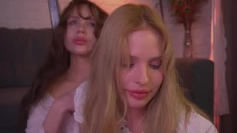 Eva and Lucia online show from 03/05/25, 09:48