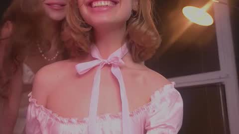 Eva and Lucia online show from 10/14/25, 10:32