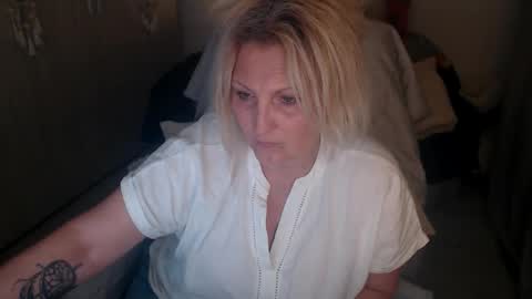 Alexxa online show from 04/15/26, 07:43