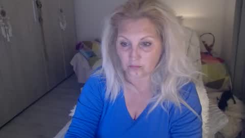 Snapshot of divineblond chatting on 05/15/26, 06:37 Alexxa online show from 05/15/26, 06:37