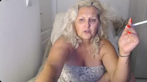 Snapshot of divineblond chatting on 07/17/26, 11:09 Alexxa online show from 07/17/26, 11:09