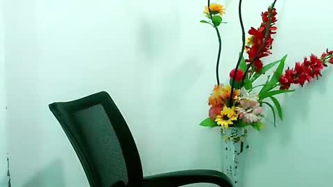     Divine Grace Close To Your Hear online show from 12/16/24, 04:13