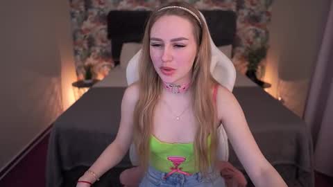 Snapshot of divinejasss chatting on 01/17/26, 06:44 DivineJasss online show from 01/17/26, 06:44