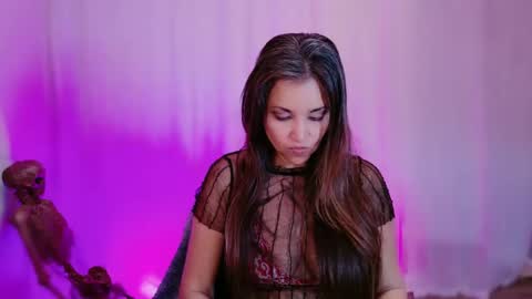 Snapshot of divinelynn chatting on 02/09/25, 06:26 DivineLynn online show from 02/09/25, 06:26