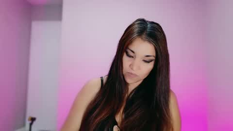 Snapshot of divinelynn chatting on 10/29/25, 07:04 DivineLynn online show from 10/29/25, 07:04